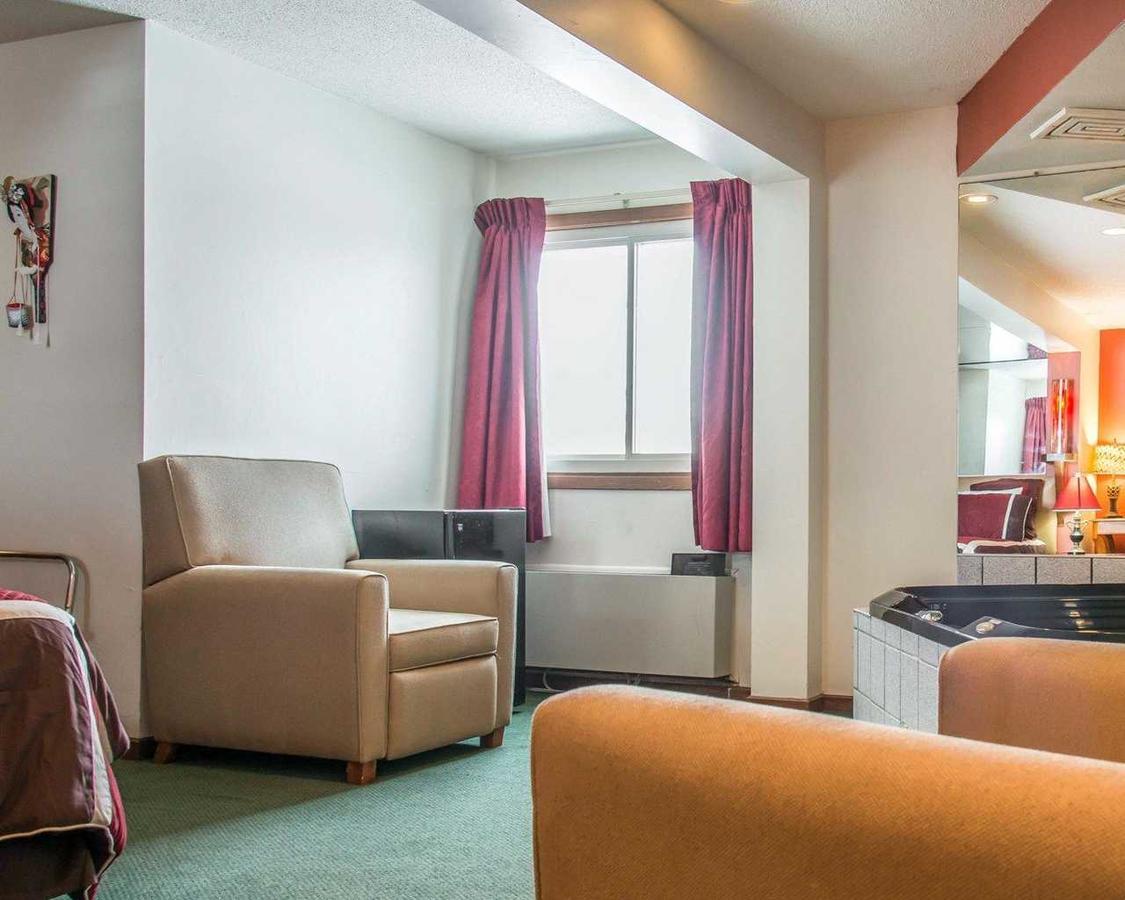 Regency Inn And Suites Eau Claire Dış mekan fotoğraf