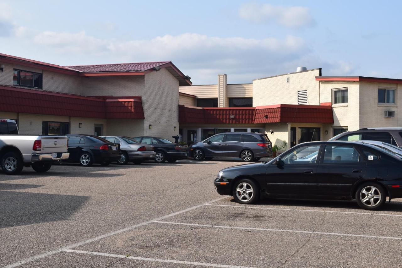 Regency Inn And Suites Eau Claire Dış mekan fotoğraf